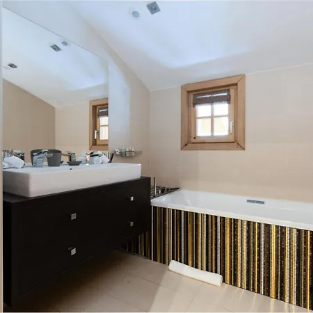 Licorne Des Neiges - Somptueux Sur Les Hauteurs Du Belvedere Mae-3934 *